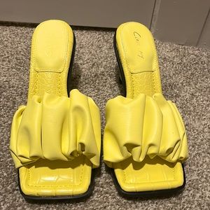 Yellow stylish heels! Just beautiful!